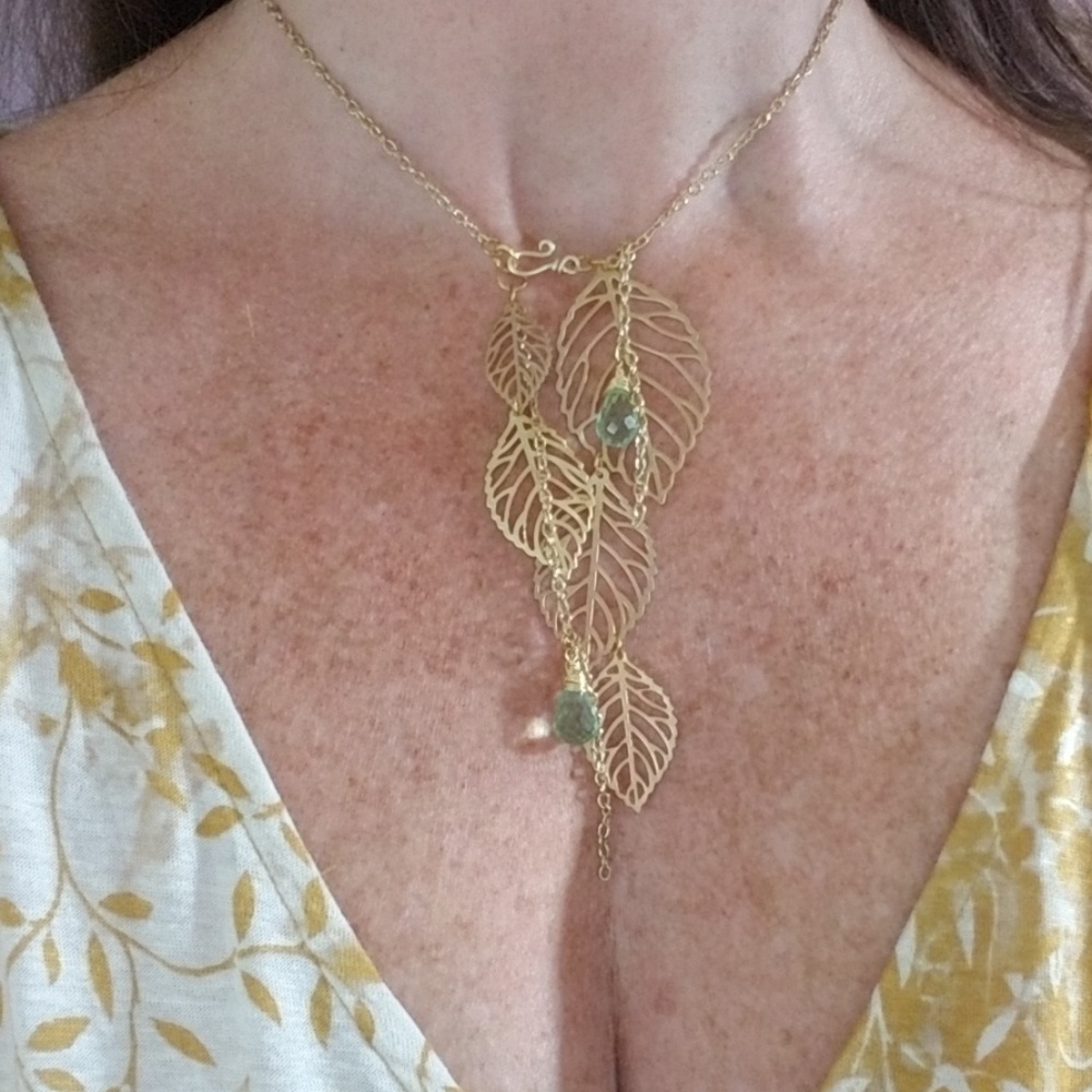 🌺🦋Handmade Gold Leaf Necklace